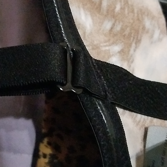 - Dr Rey leopard print sharpwear,size 40 D, - Picture 6 of 8